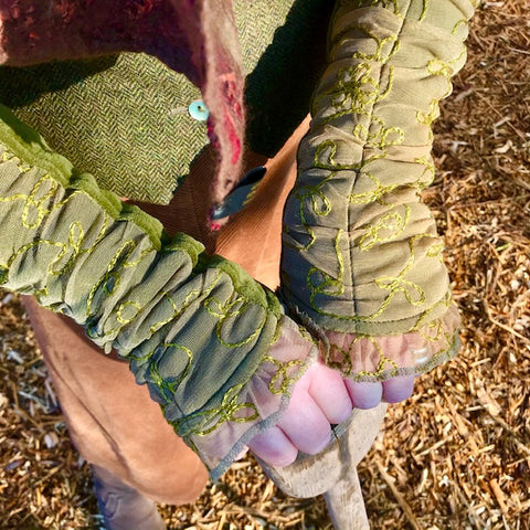 Wristies velvet green 02
