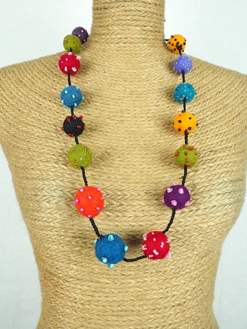 Felt necklace 02