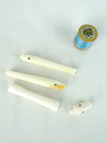 Fish Needle Case Blanco