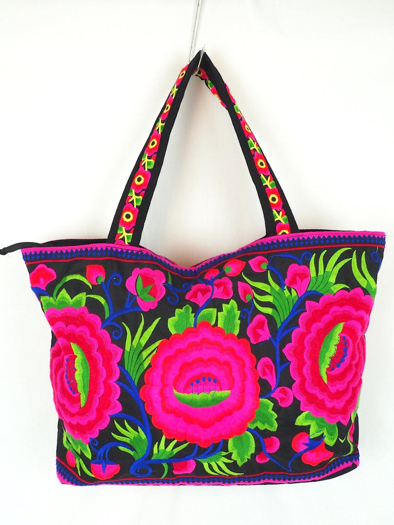 Embroidered Beach Bag 03