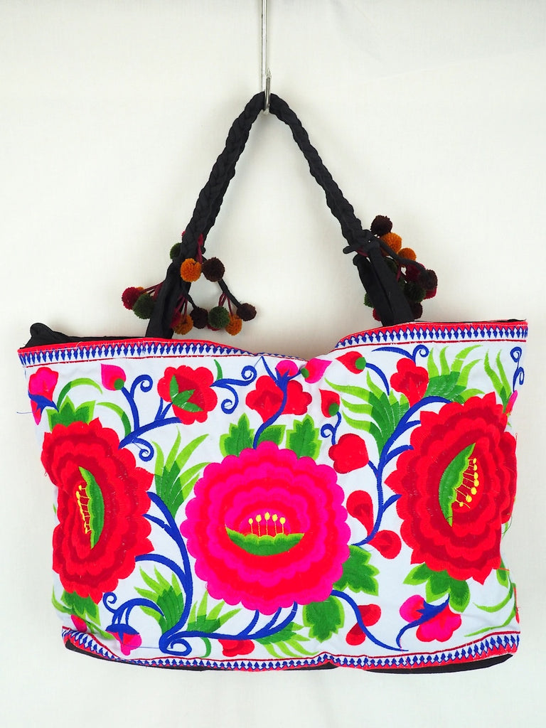 Embroidered Beach Bag 02